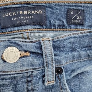 Lucky Brand size 28 ankle skinny jeans